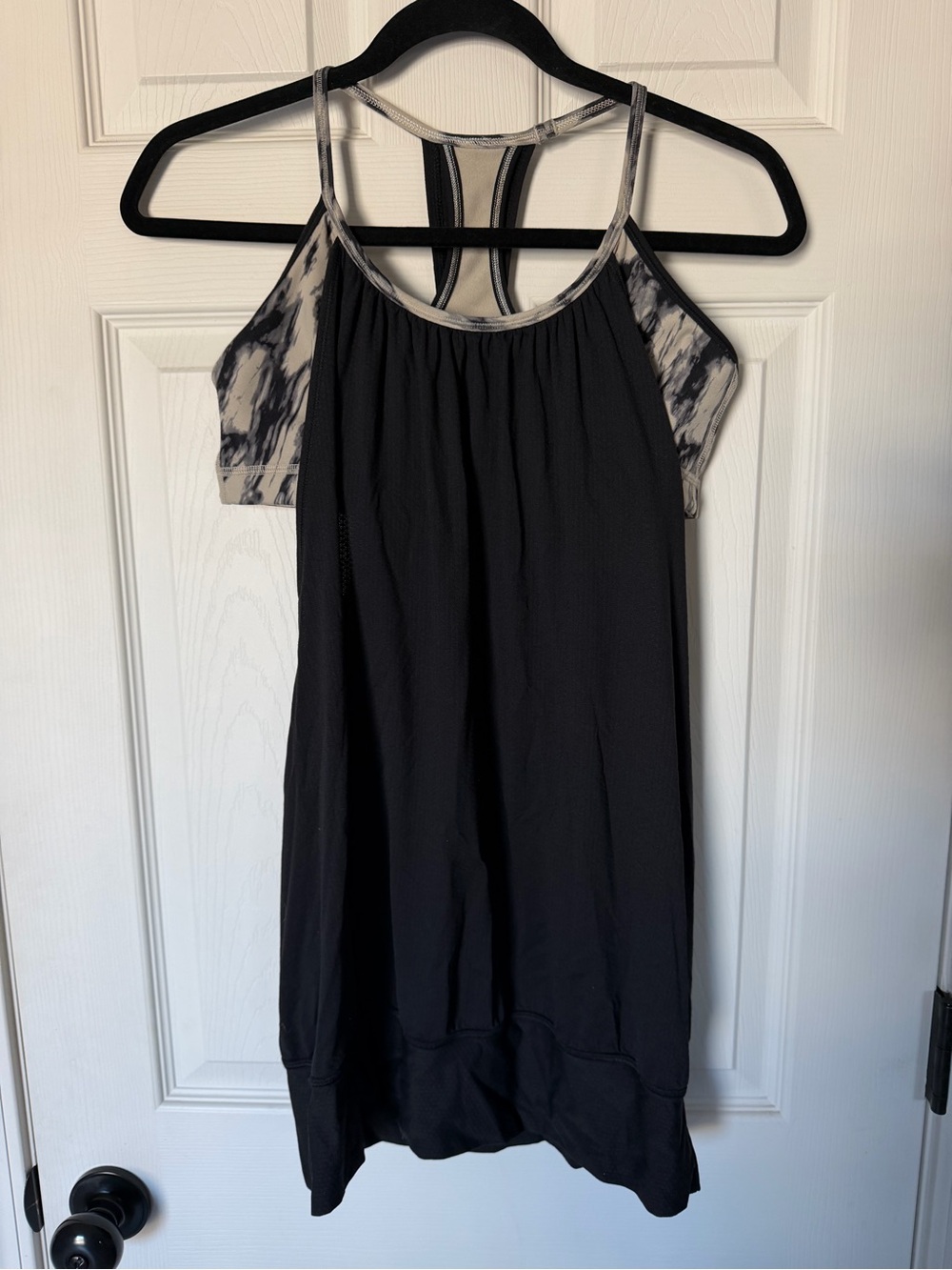 Lululemon No Limit Tank Top $64 - Size 8